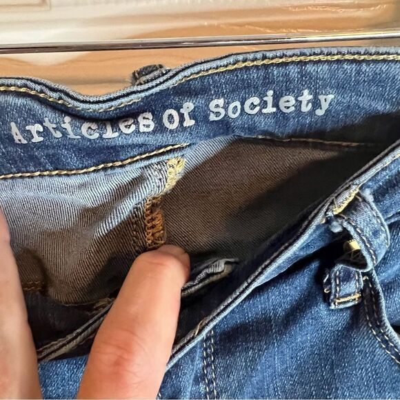 Articles Of Society Stretchy Jean, Size 28.‎  Comfy!  Distressed Ankle. - Picture 3 of 7